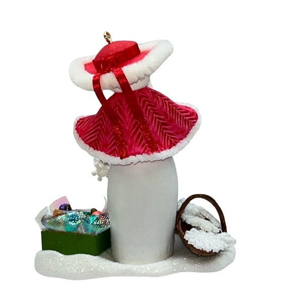 Hallmark Keepsake Ornament 2007 Decorating Snow Lady Snowman KOC Christmas - Picture 4 of 7